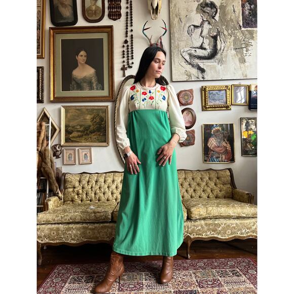 70s Embroidered Beige and Green Maxi Dress Size Small by Raymodes NY - Picture 3 of 11